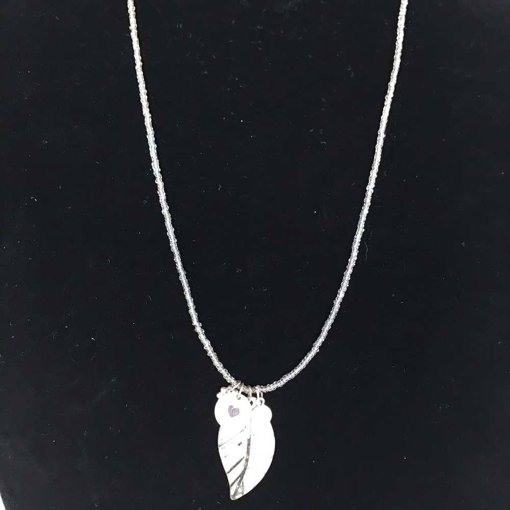 28’’ Inch necklace with leaf pendant.